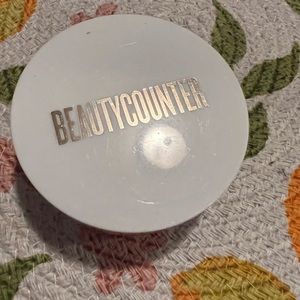 Beautycounter mattifying powder